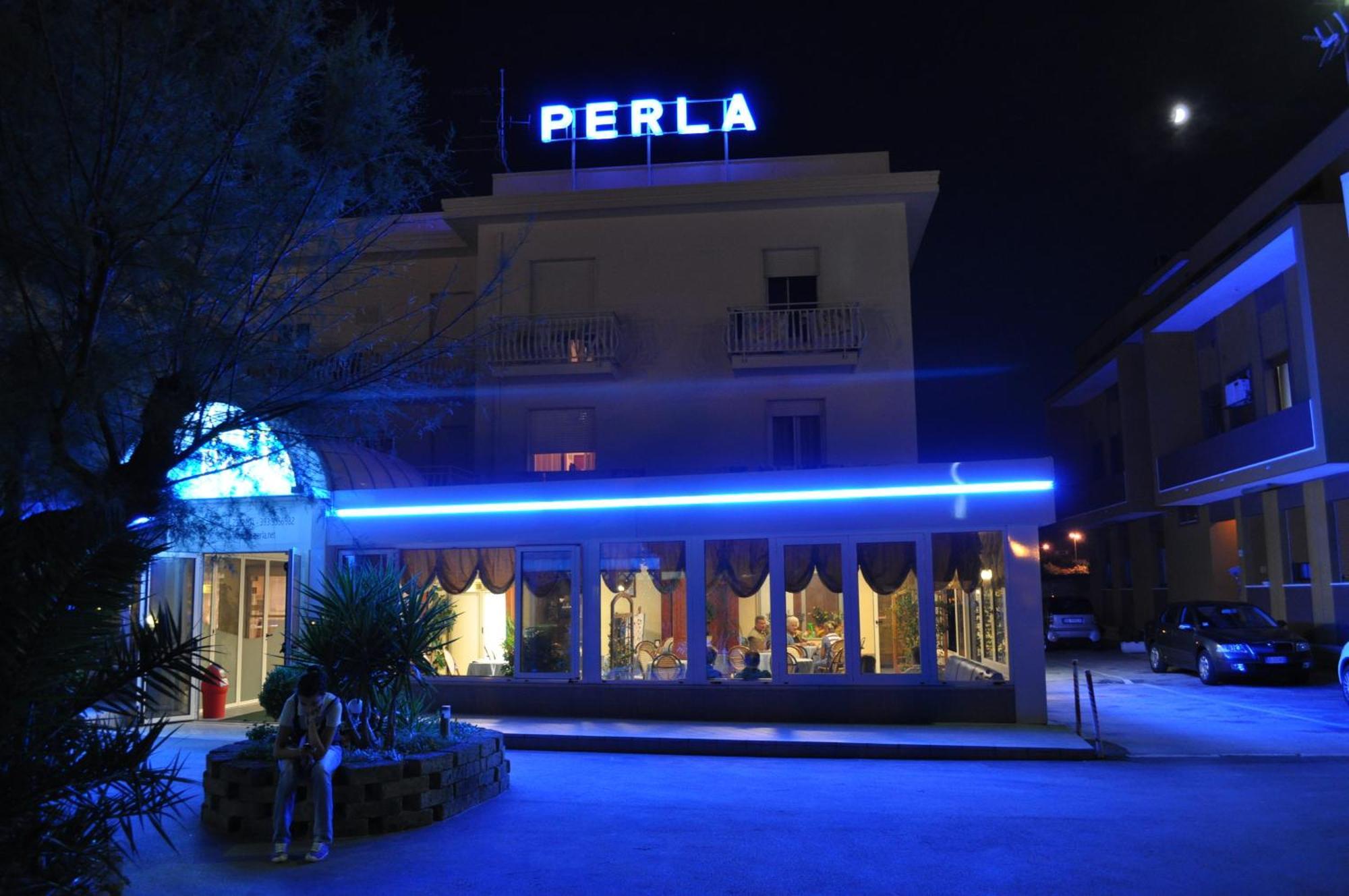 סניגליה Hotel Perla מראה חיצוני תמונה