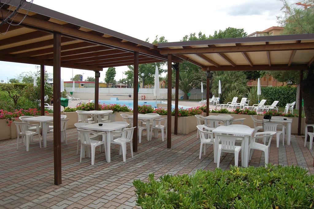 סניגליה Hotel Perla מראה חיצוני תמונה